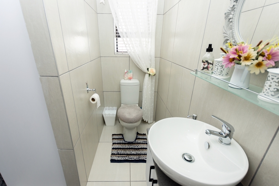 3 Bedroom Property for Sale in Velddrif Western Cape